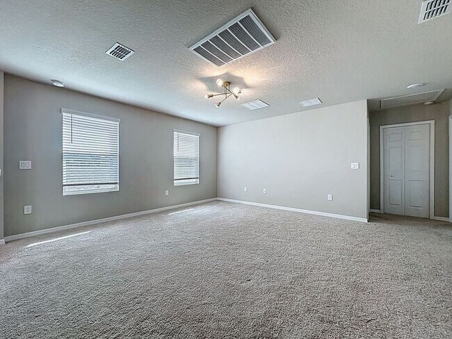 Building Photo - Wonderful like new and pet friendly home in Winter Haven