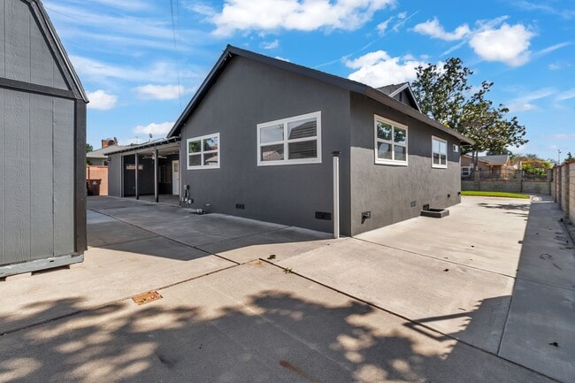 Building Photo - 1501 Revere Ave