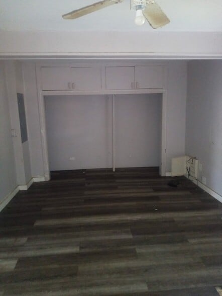 Building Photo - 411 N Cochran St