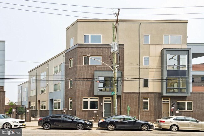 Building Photo - 1102 Hope St