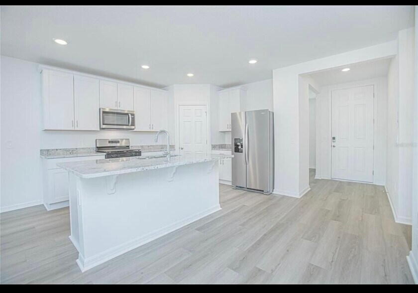 Building Photo - 2955 Sunstar Dr