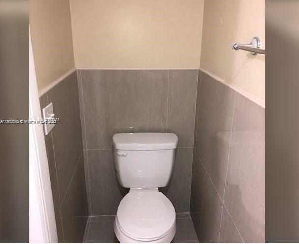 Building Photo - 4943 NW 82nd Ave