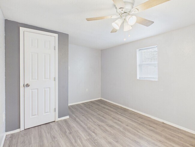 Building Photo - 2718 Duncan Dr