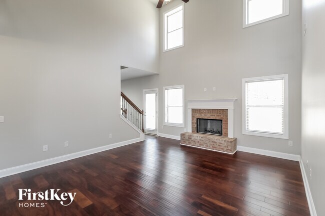 Building Photo - 1810 Cedar Oaks Ln