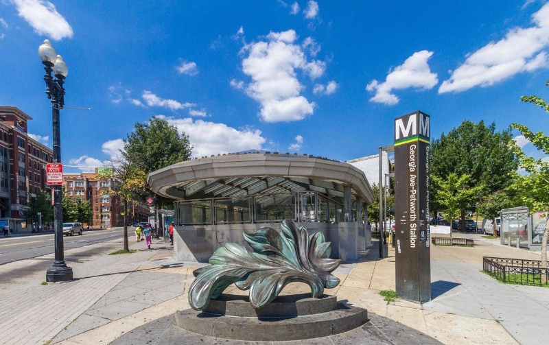 Building Photo - 836 Varnum St NW