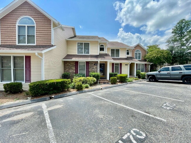 Primary Photo - 3-Bed, 3-Bath Townhouse In Lands End
