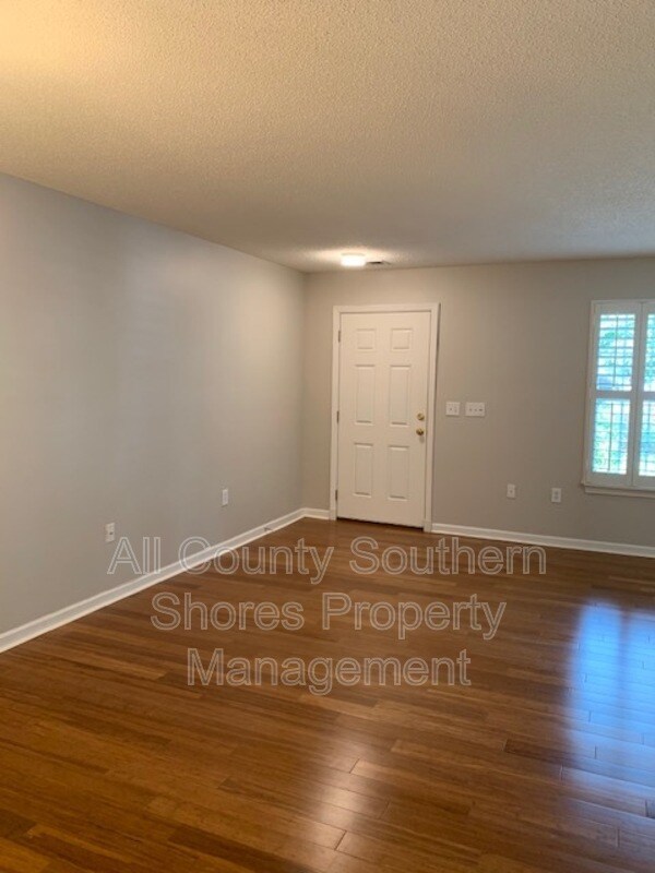 Building Photo - 970 Palisade Cir