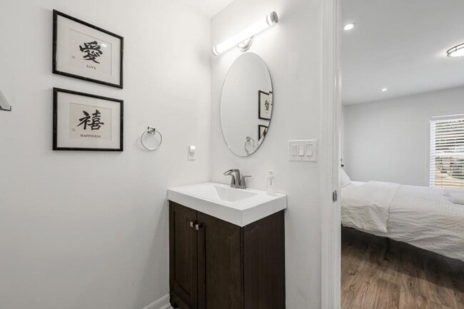 Building Photo - 414 Charles Pl