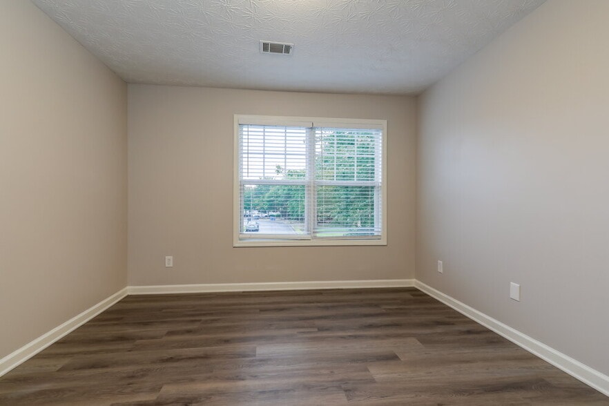 Building Photo - 565 Cool Weather Dr