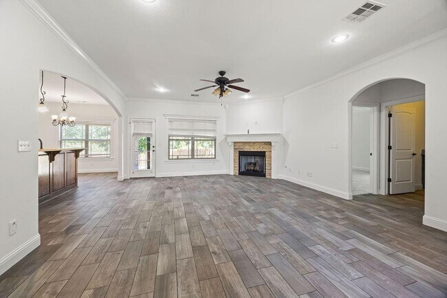 Building Photo - 4100 SW Deerfield Blvd