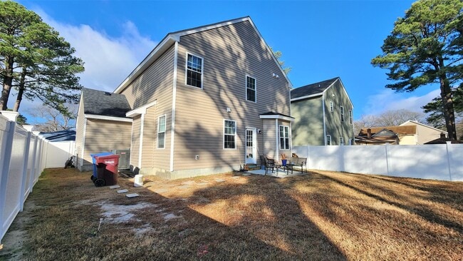 Building Photo - 1224 Elder Ave
