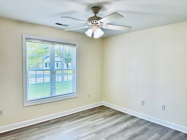Building Photo - 4116 Huntsmoor Ln NW