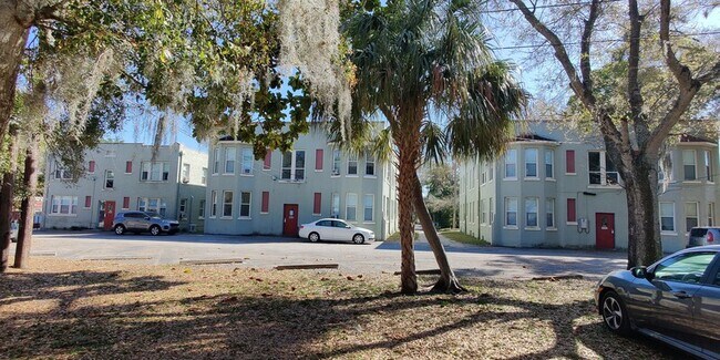 Primary Photo - Royal Palm 2002
