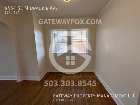 Building Photo - 4454 SE Milwaukie Ave