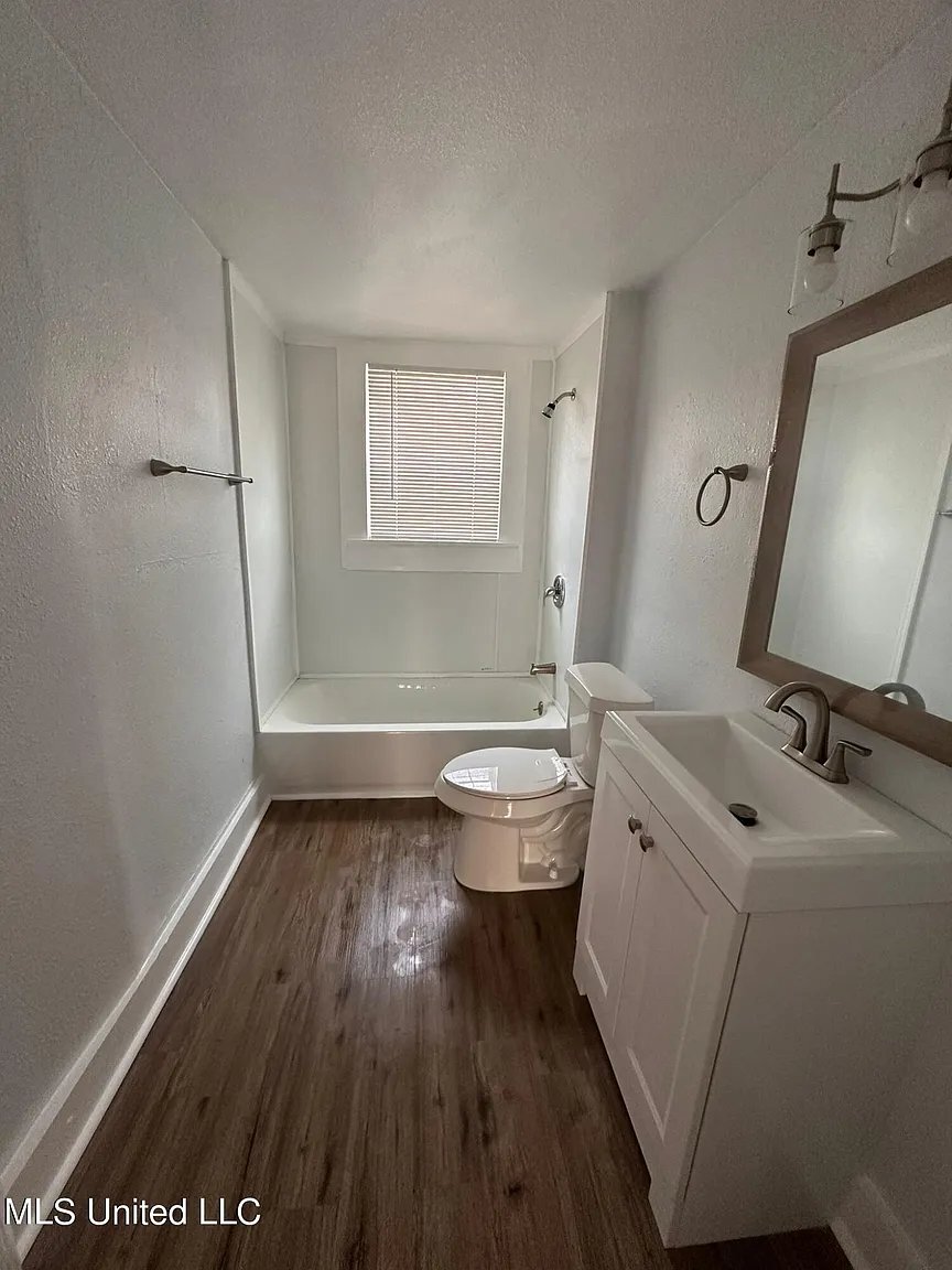 Building Photo - 148 Princeton St