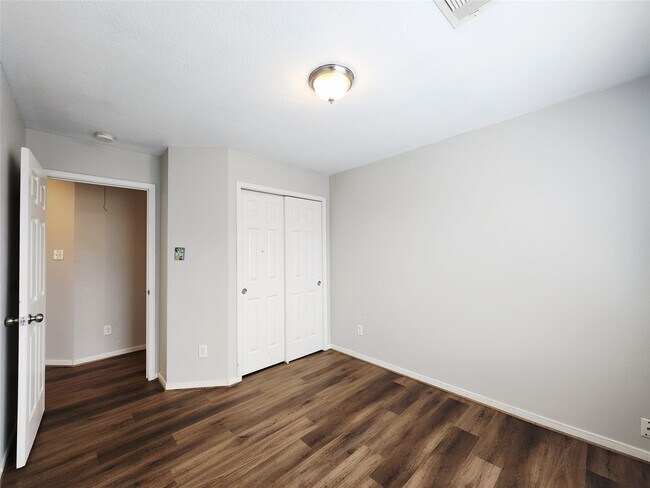 Building Photo - 4075 Mossy Spring Ln