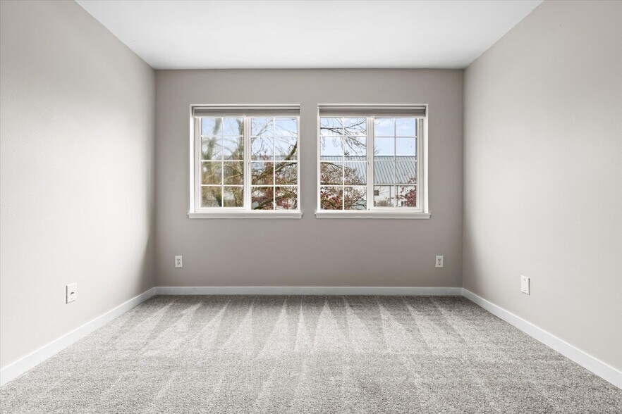 Building Photo - 501 23rd Ave S