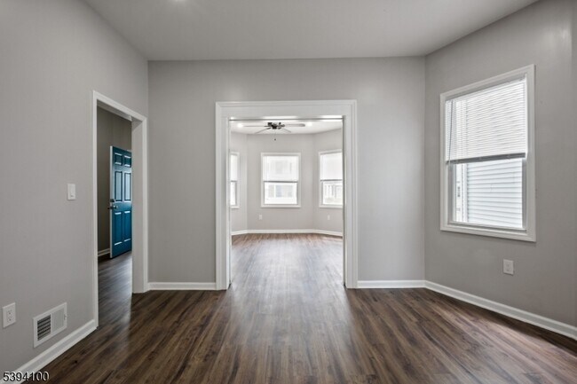 Building Photo - 249 S Burnet St