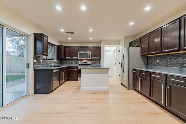 Building Photo - 701 W Gibson Ave