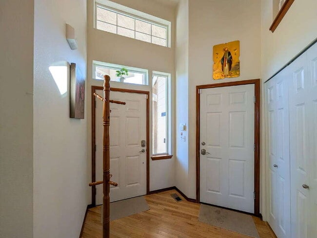 Building Photo - 5907 77th Dr NE