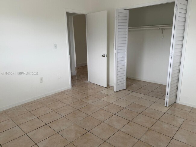 Building Photo - 4617 NW 2nd Terrace