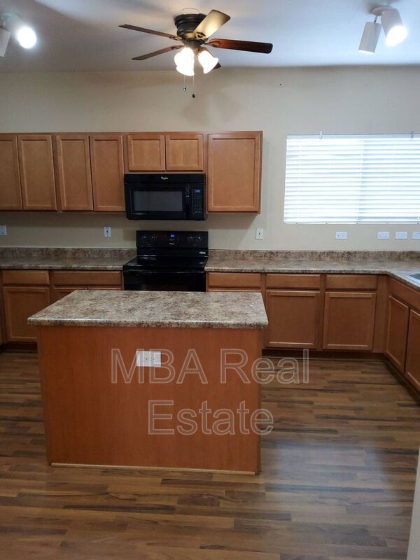 Building Photo - 6434 W Hackamore Dr