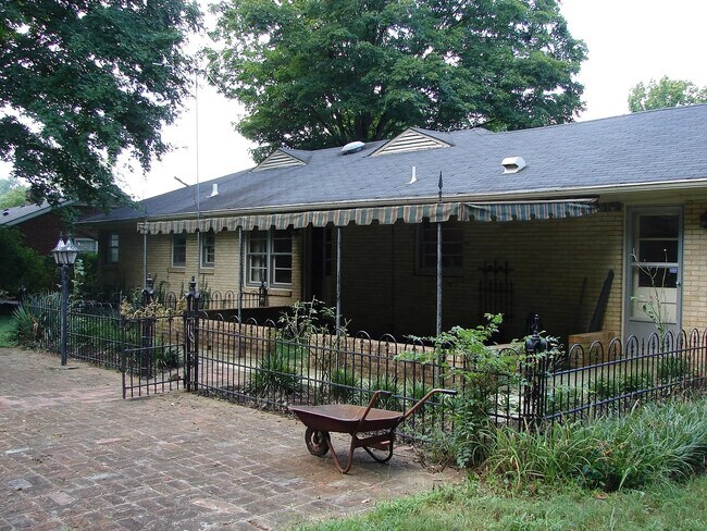 Building Photo - 309 Tyne Ave