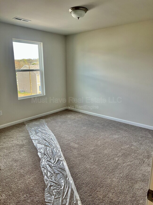 Building Photo - 1459 Cannan Mountain Dr