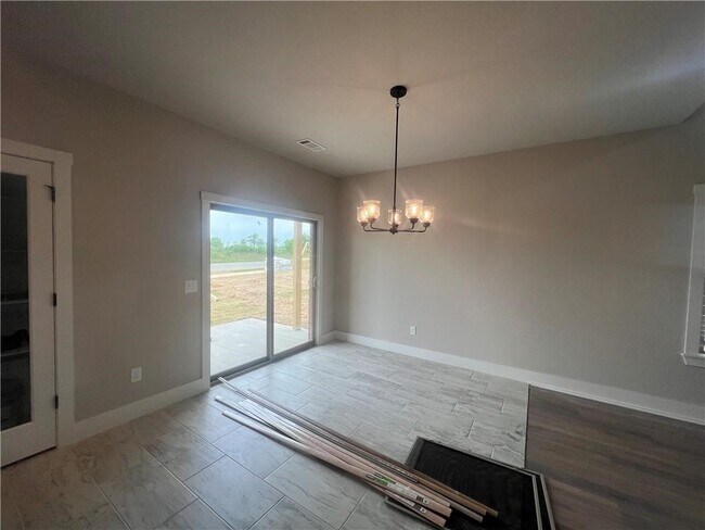 Building Photo - 7301 SW Basswood Ave