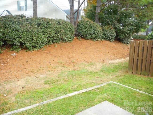 Building Photo - 1957 University Heights Ln