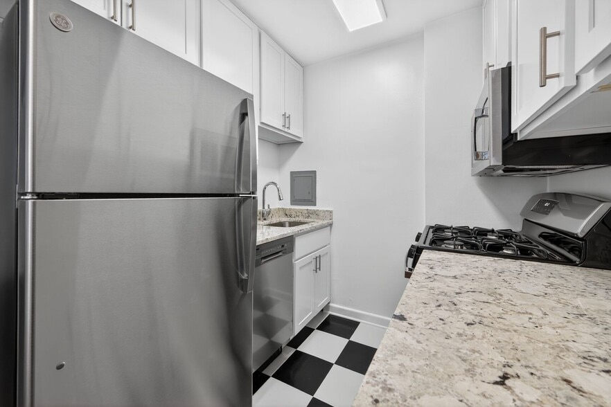 Building Photo - Hill House