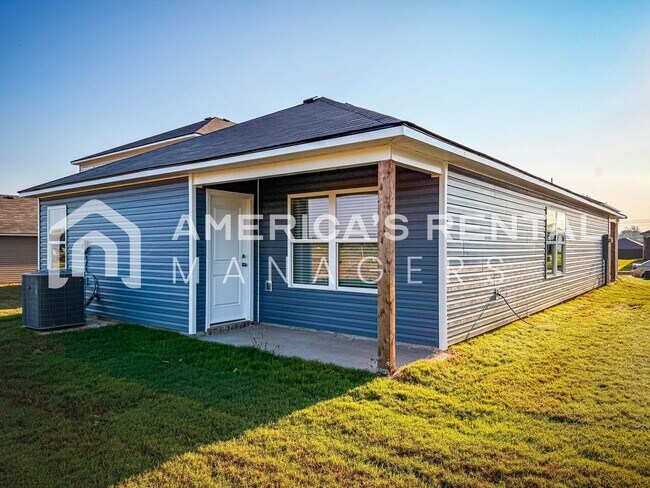 Building Photo - 4032 River Bend Rd