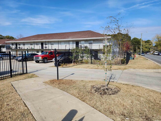 Building Photo - 9700 Baseline Rd