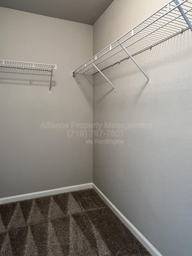 Building Photo - 2057 Birmingham Loop