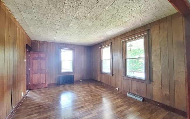 Building Photo - 351 Harriman Heights Rd