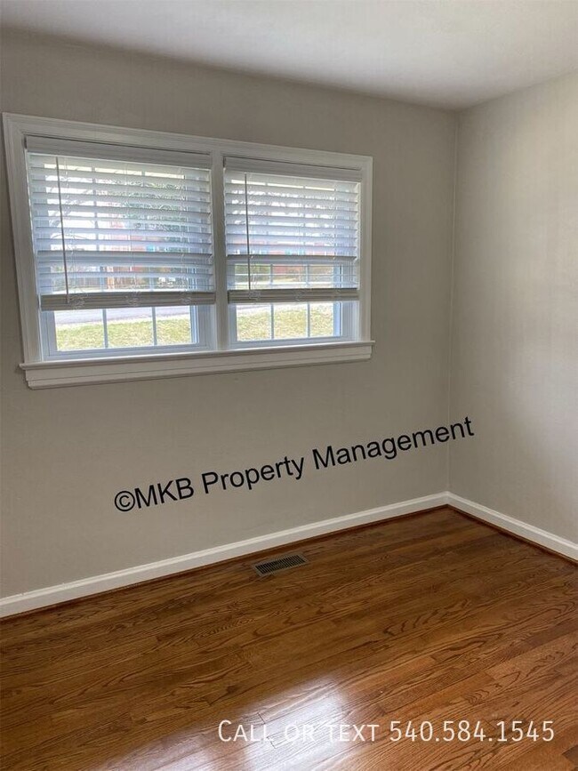 Building Photo - 3481 Richards Blvd