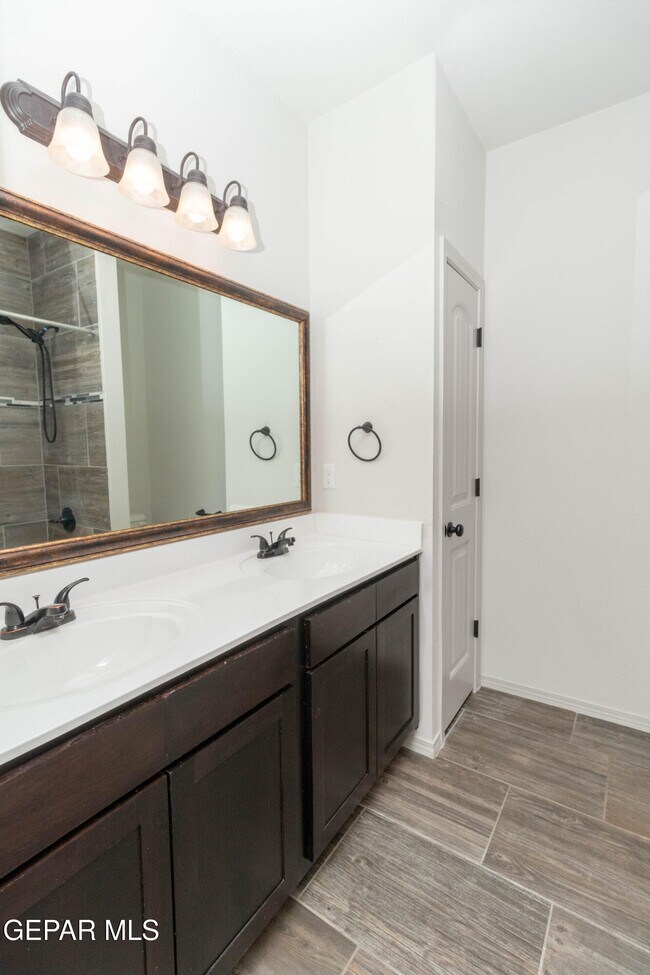 Building Photo - 14805 Jack White Ave