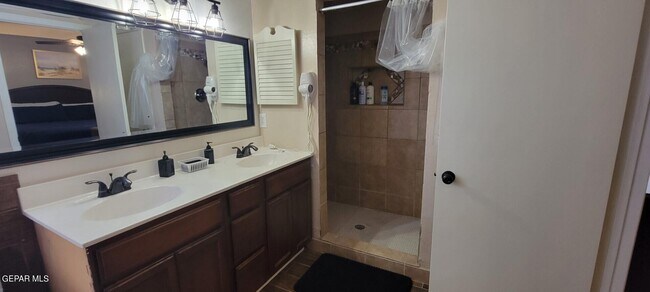 Building Photo - 118 St Andrews Dr