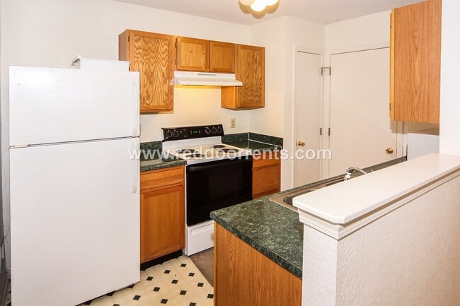 Building Photo - West side Indy, Cute 2 Bed, 2 Bath Home w/...