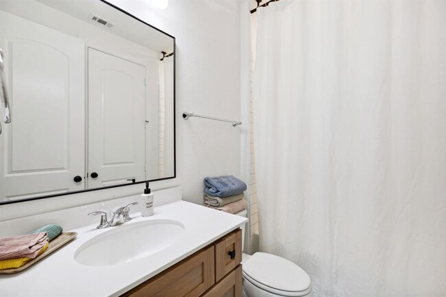 Building Photo - 20726 Via Giulia Ct