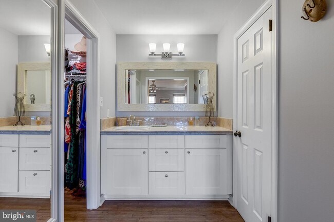 Building Photo - 1700 Chester Mill Rd