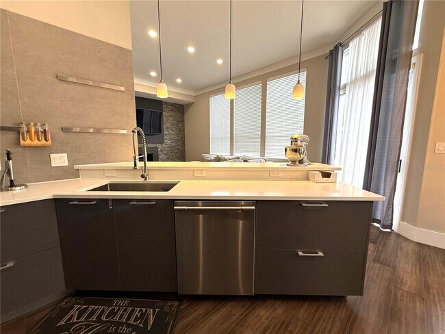 Building Photo - 2113 Grove Point Ln