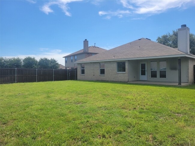 Building Photo - 1537 Fairfield Dr