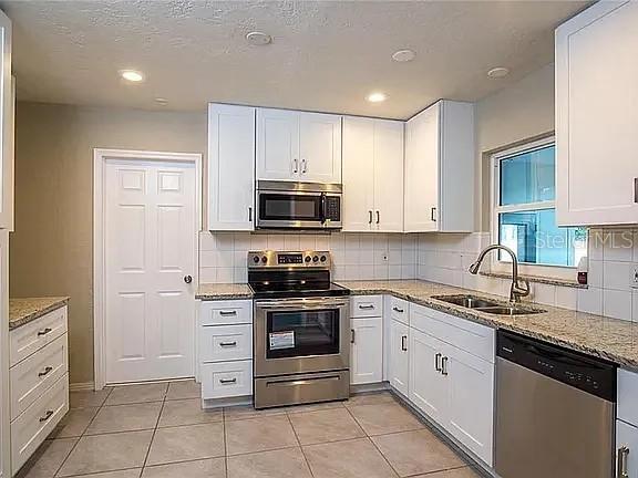 Building Photo - 622 Myrtle Way S