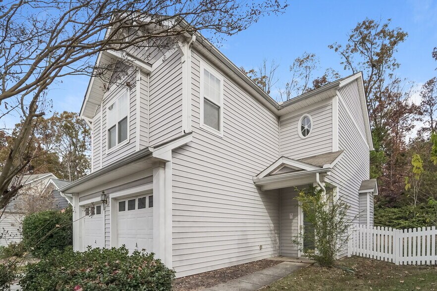 Building Photo - 10142 Old Carolina Dr