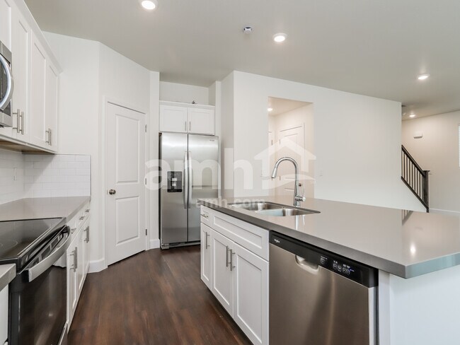 Building Photo - 6521 Enlightenment Dr