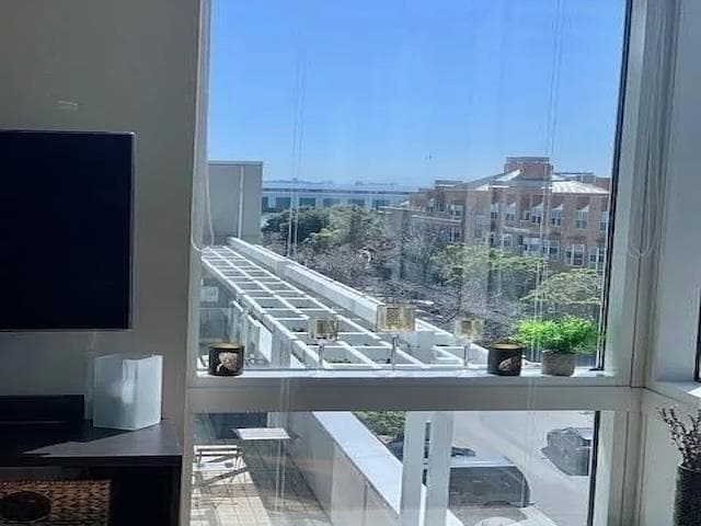 Building Photo - 501 Beale St