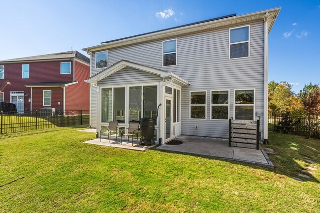 Building Photo - Stylish, Energy-Efficient 3 Bed/2.5 Bath Home in Prime Durham Location