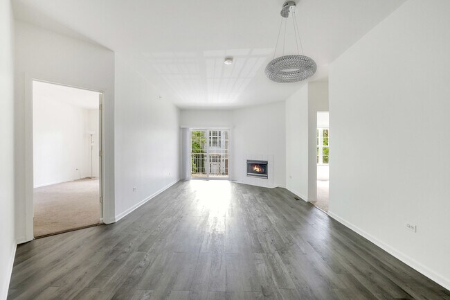 Building Photo - 3317 Stratford Ct