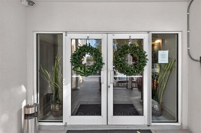 Building Photo - 1074 Peachtree Walk NE